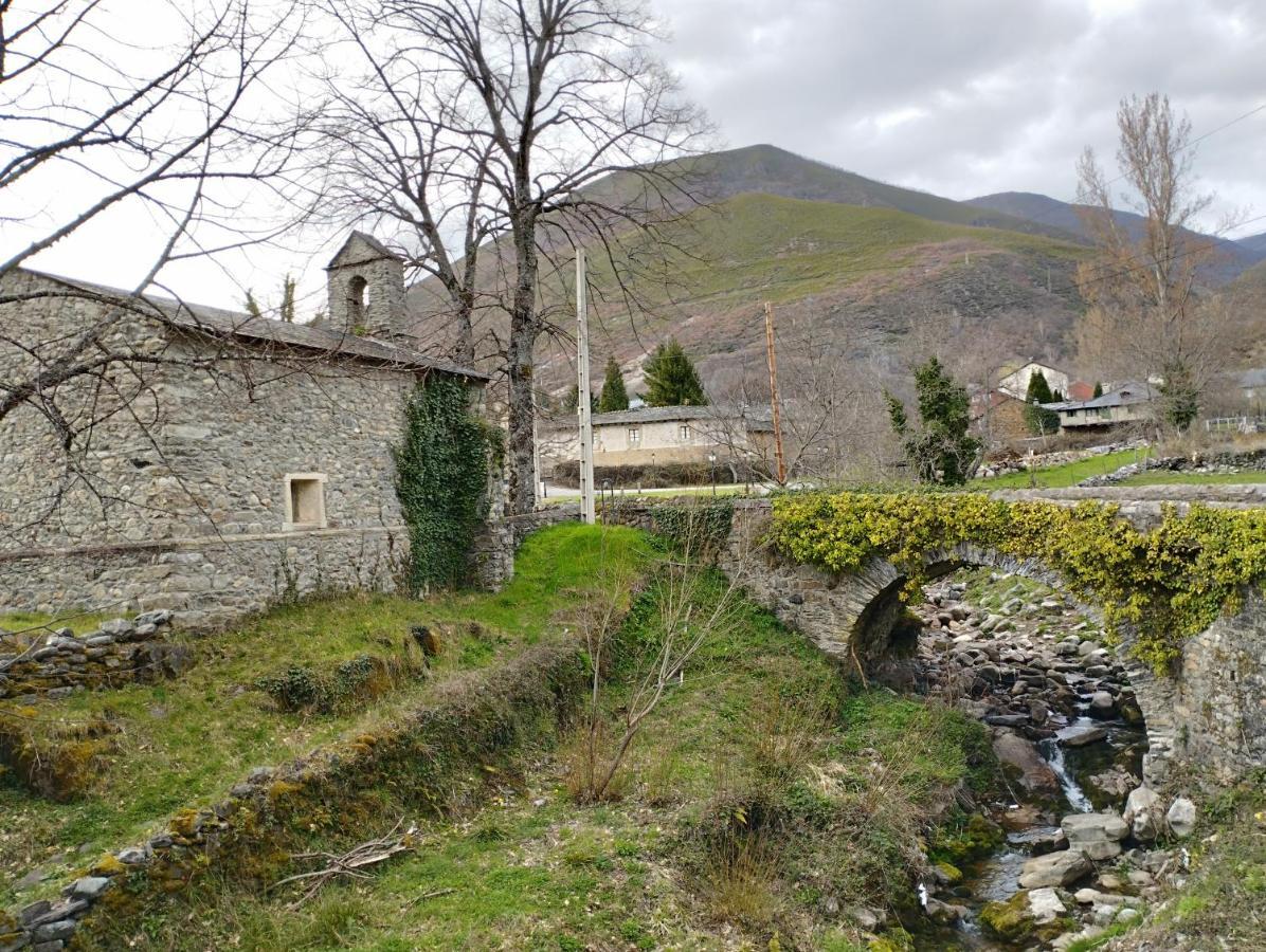 Camping La Zarapica - Palacios Del Sil Extérieur photo