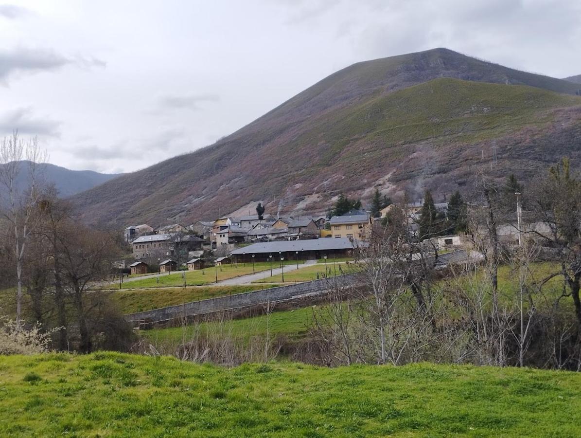 Camping La Zarapica - Palacios Del Sil Extérieur photo