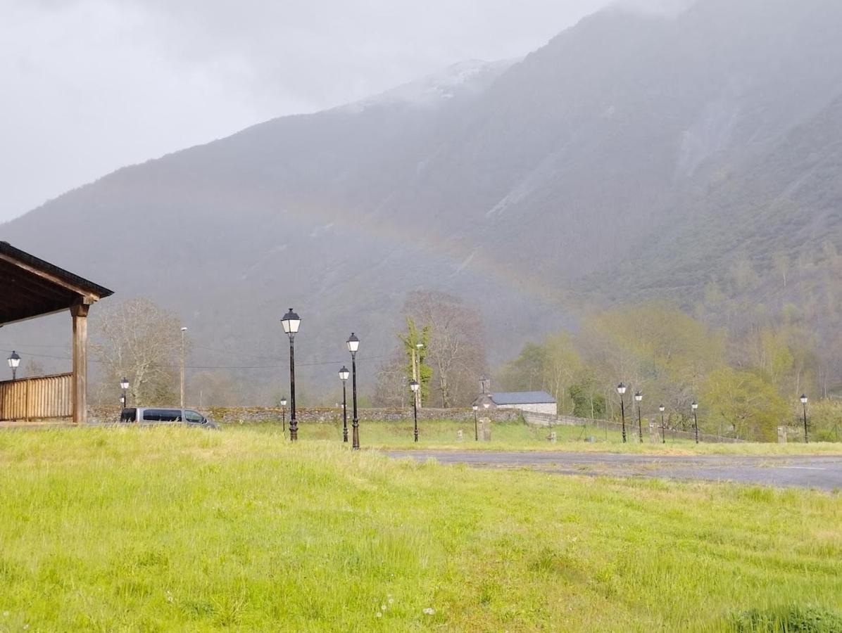 Camping La Zarapica - Palacios Del Sil Extérieur photo