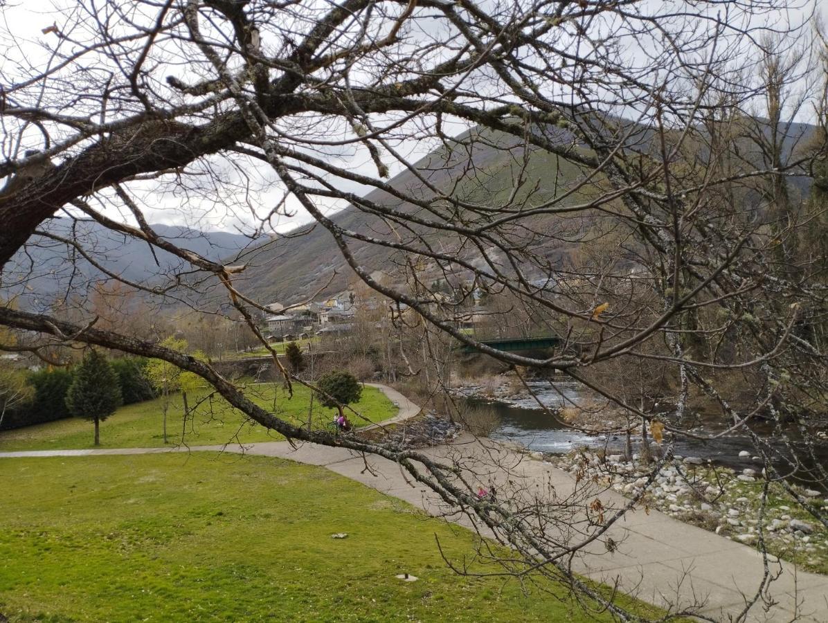 Camping La Zarapica - Palacios Del Sil Extérieur photo