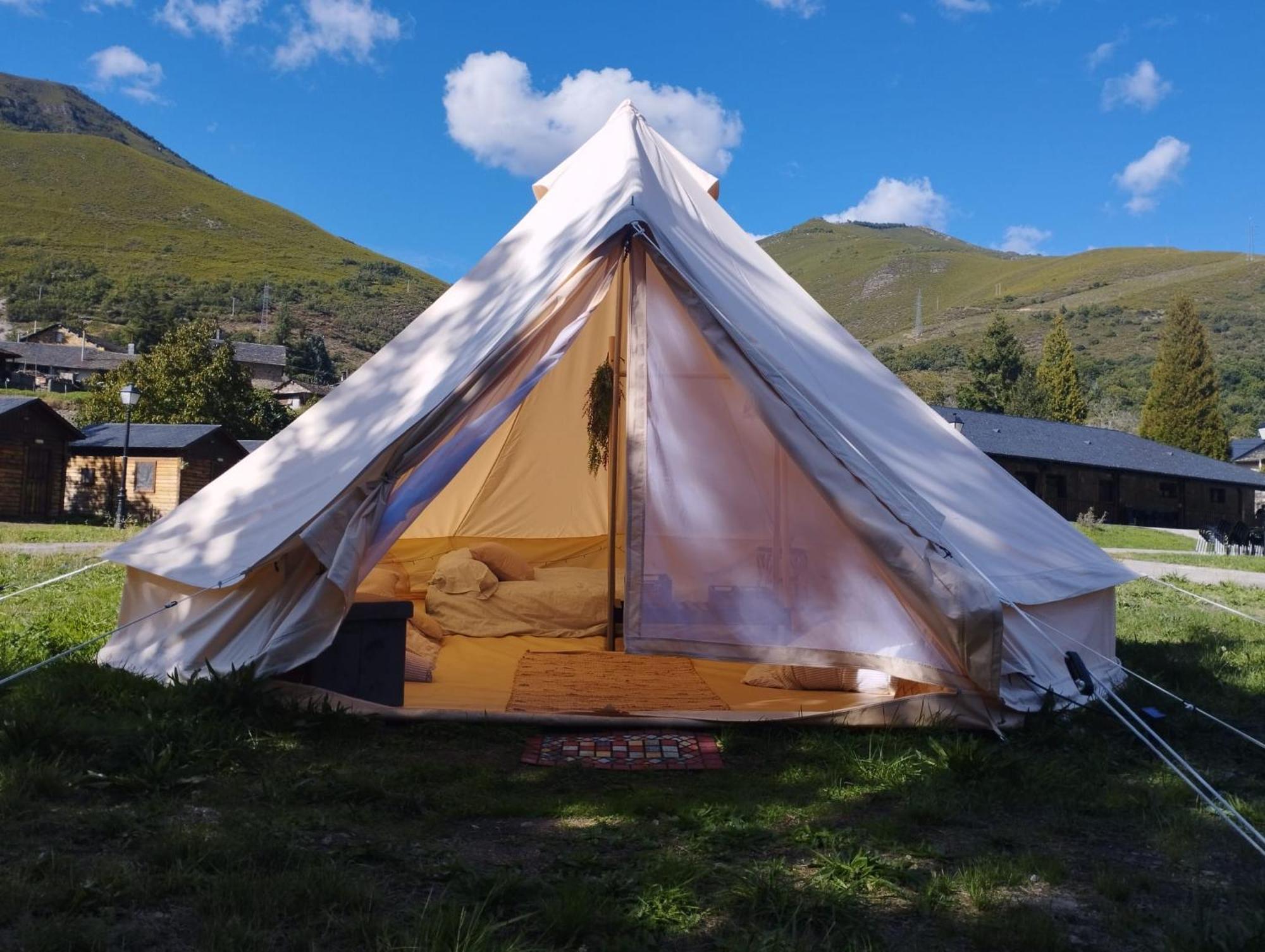 Camping La Zarapica - Palacios Del Sil Extérieur photo